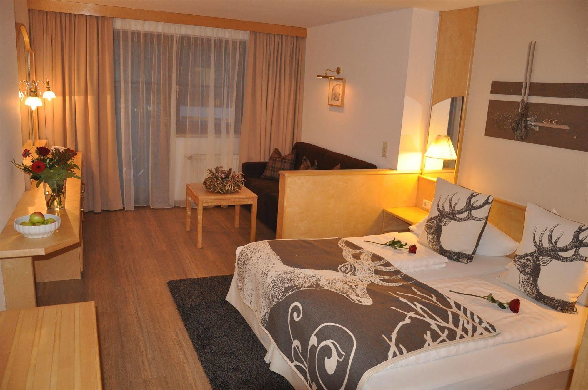 Hotel Central Seefeld w Tirolu Zewnętrze zdjęcie
