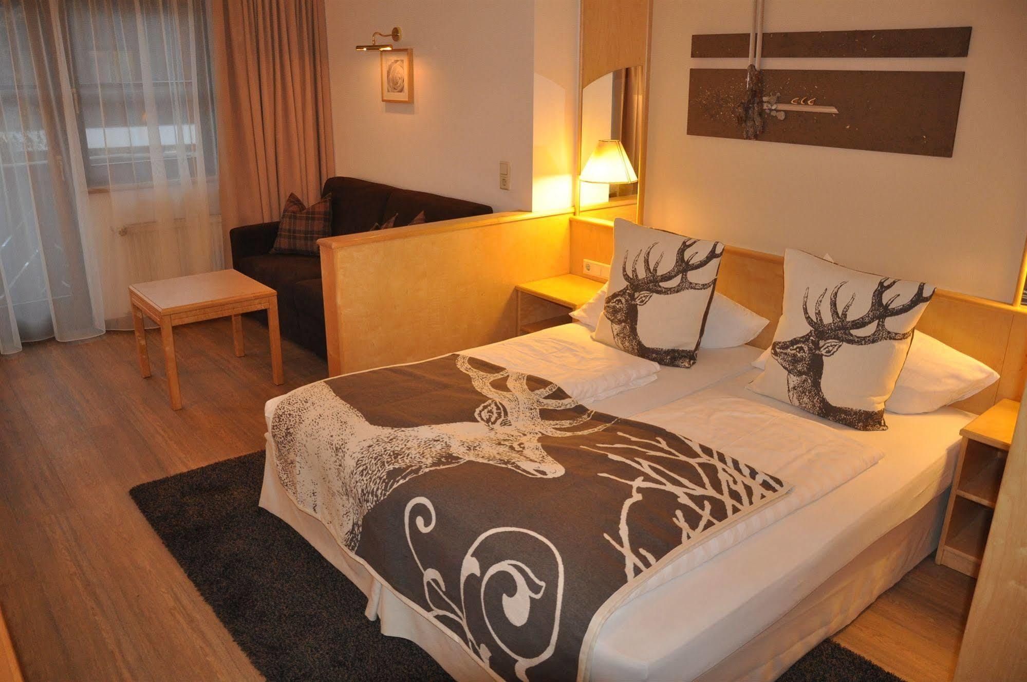 Hotel Central Seefeld w Tirolu Zewnętrze zdjęcie