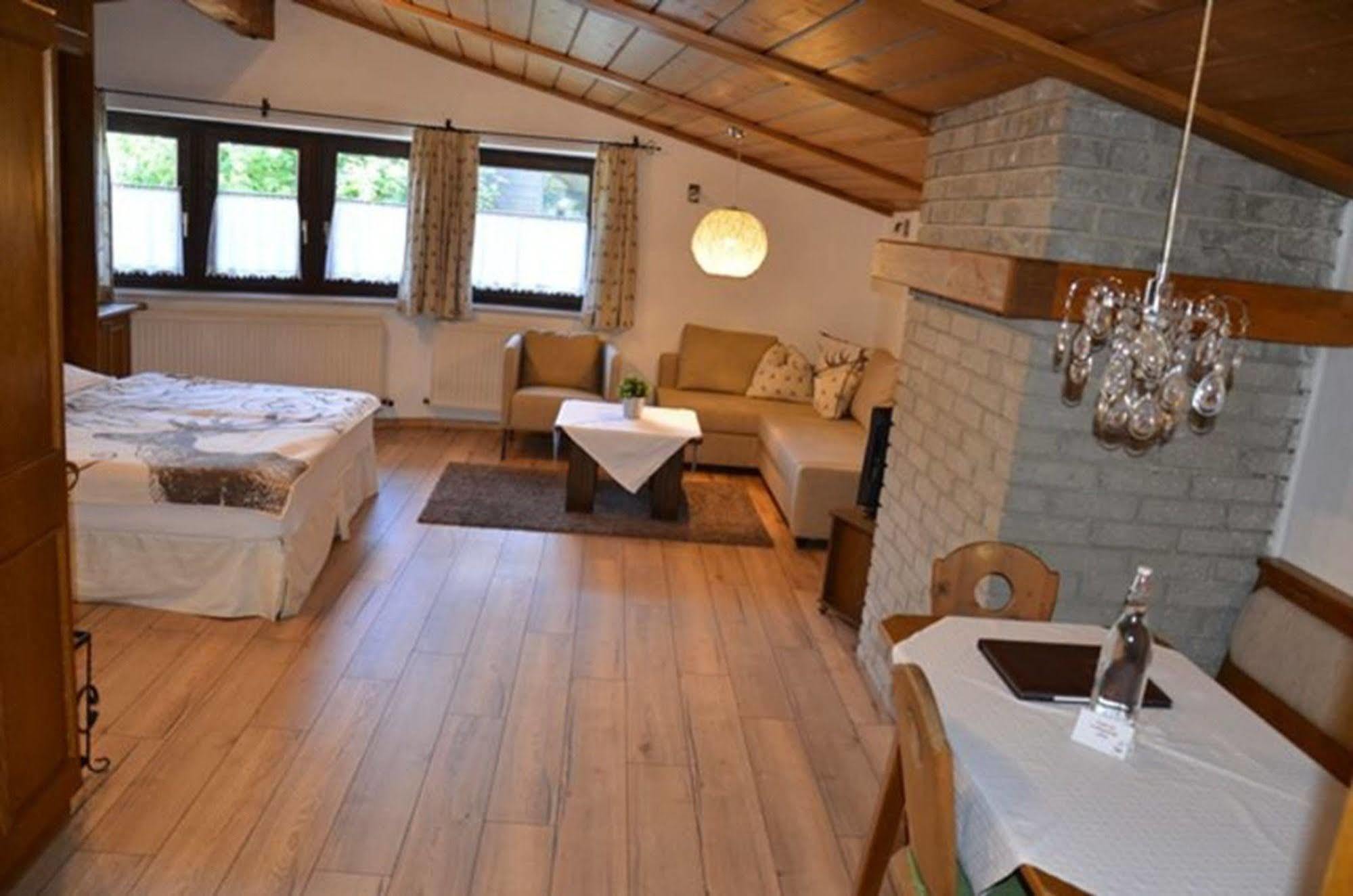 Hotel Central Seefeld w Tirolu Zewnętrze zdjęcie