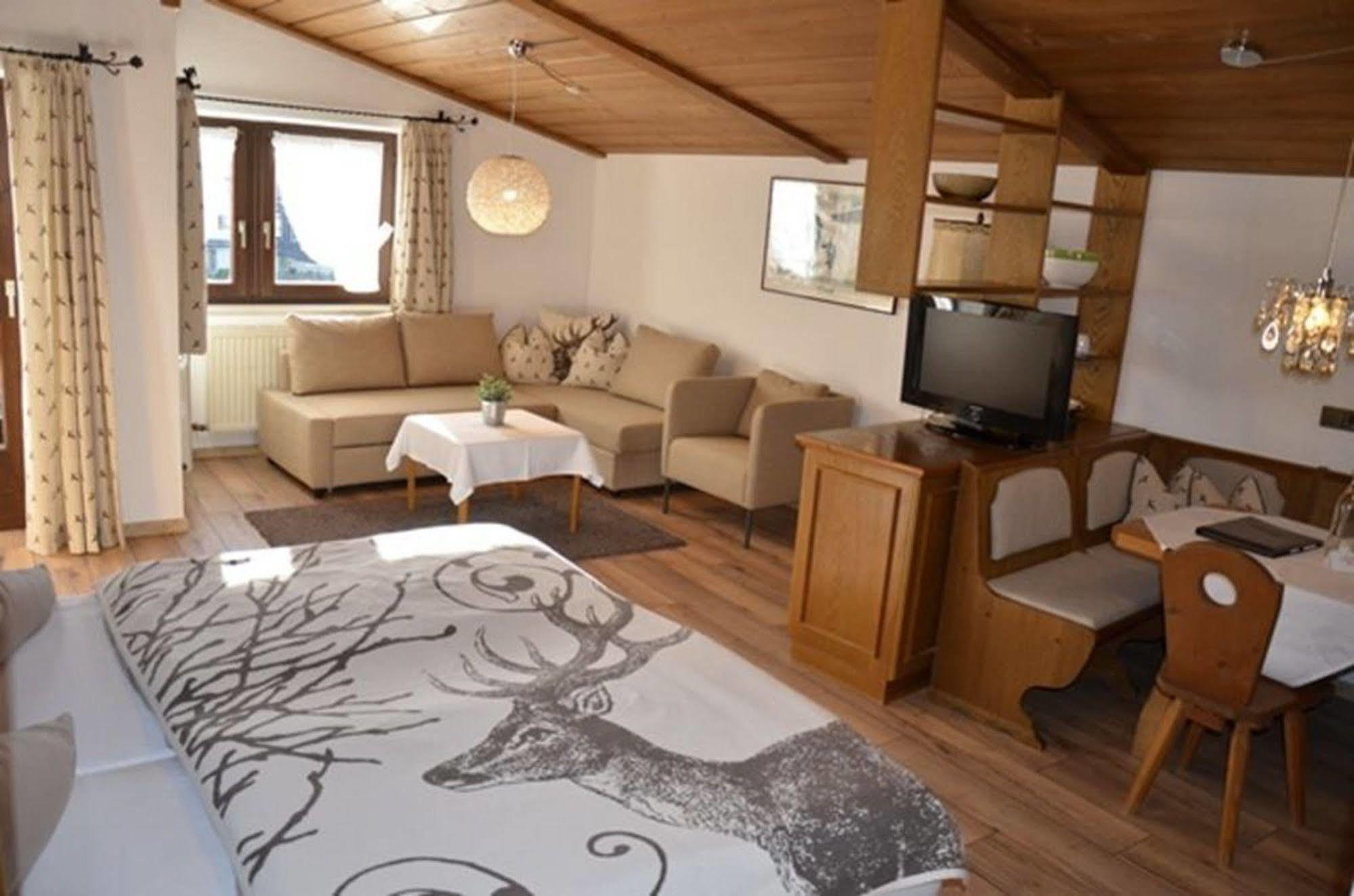 Hotel Central Seefeld w Tirolu Zewnętrze zdjęcie