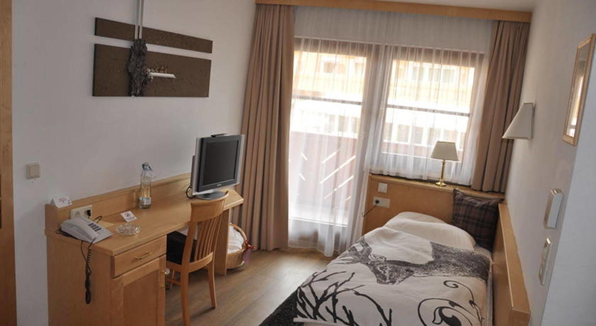 Hotel Central Seefeld w Tirolu Zewnętrze zdjęcie
